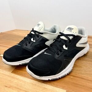 Nike Training Shoes Black White Kids Youth 6Y Womens 7.5 Sneakers 653883-001